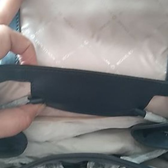 🔥Michael Kors Abbey Large Nylon Backpack Navy🔥 - Picture 10 of 10